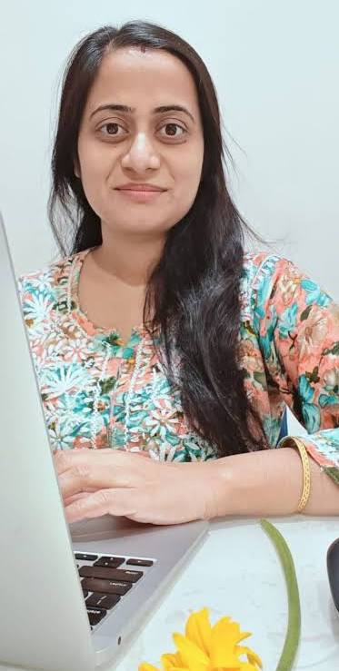 Roshni Mukherjee: The Science and Maths Educator Behind LearnoHub