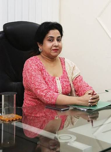 Neetu Singh: Helping Students Master English for Competitive Exams Through KD Campus & KD Live in New Delhi